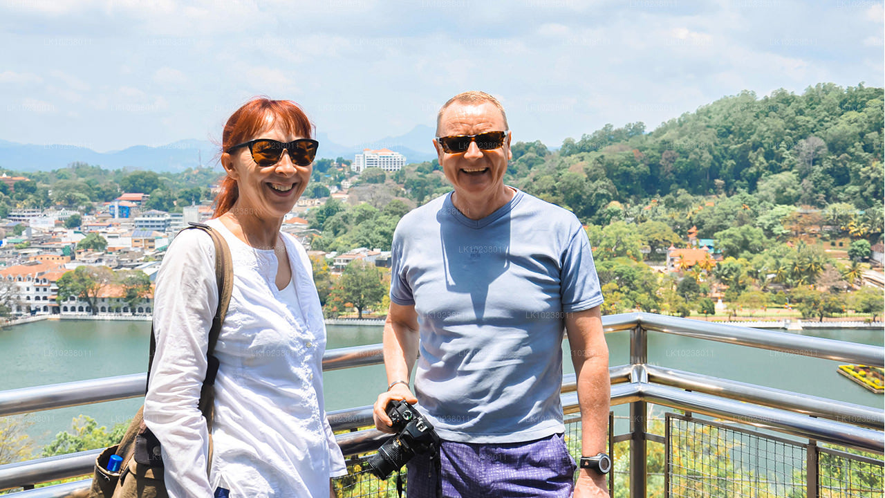 Tour della cultura delle colline da Hikkaduwa (2 giorni)