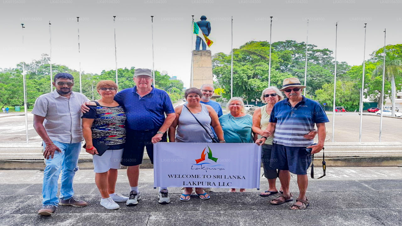 Trasferimento privato dall'aeroporto di Colombo (CMB) a Kandy City