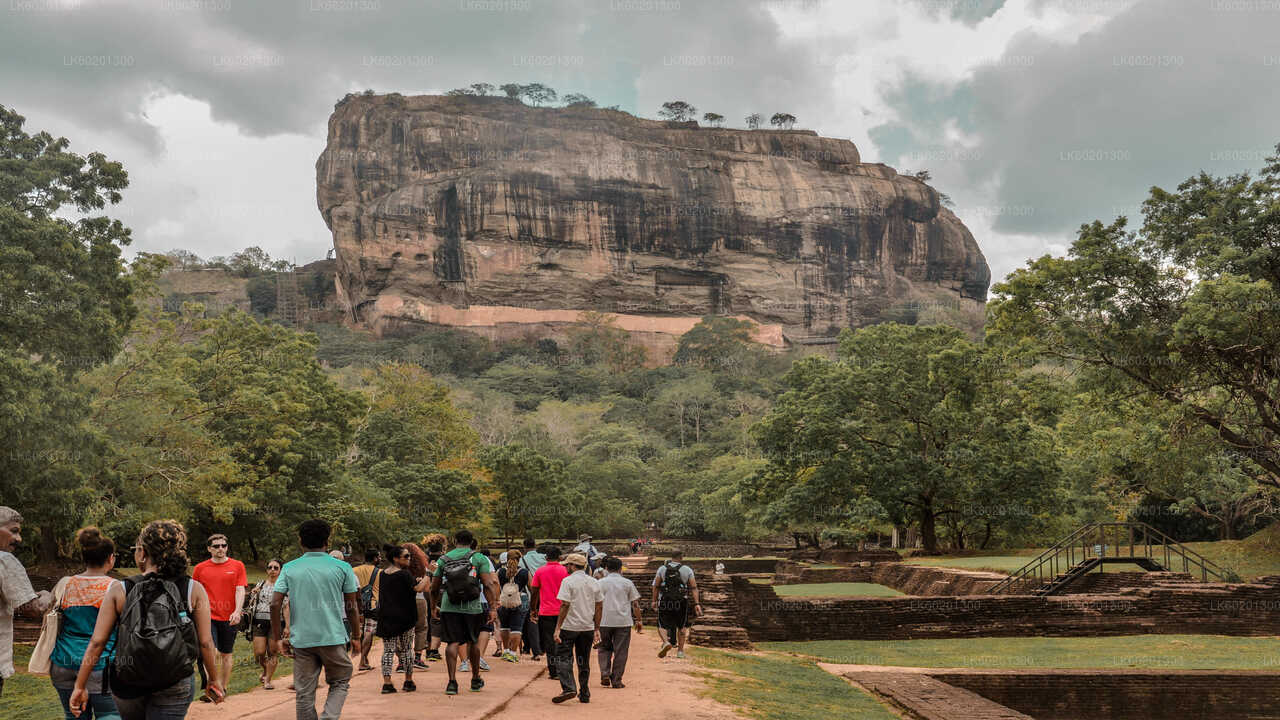 Tour della roccia e del villaggio di Sigiriya da Sigiriya