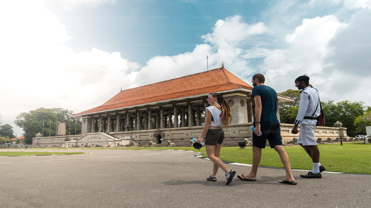 Passeggiata nella città di Colombo con una persona del posto