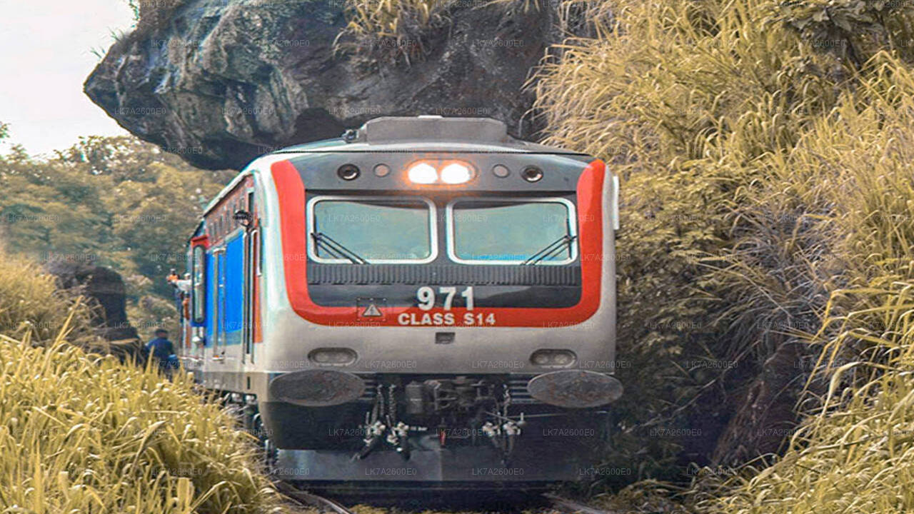 Proseguimento in treno da Peradeniya a Badulla (treno n. 1001 «Denuwara Menike»)