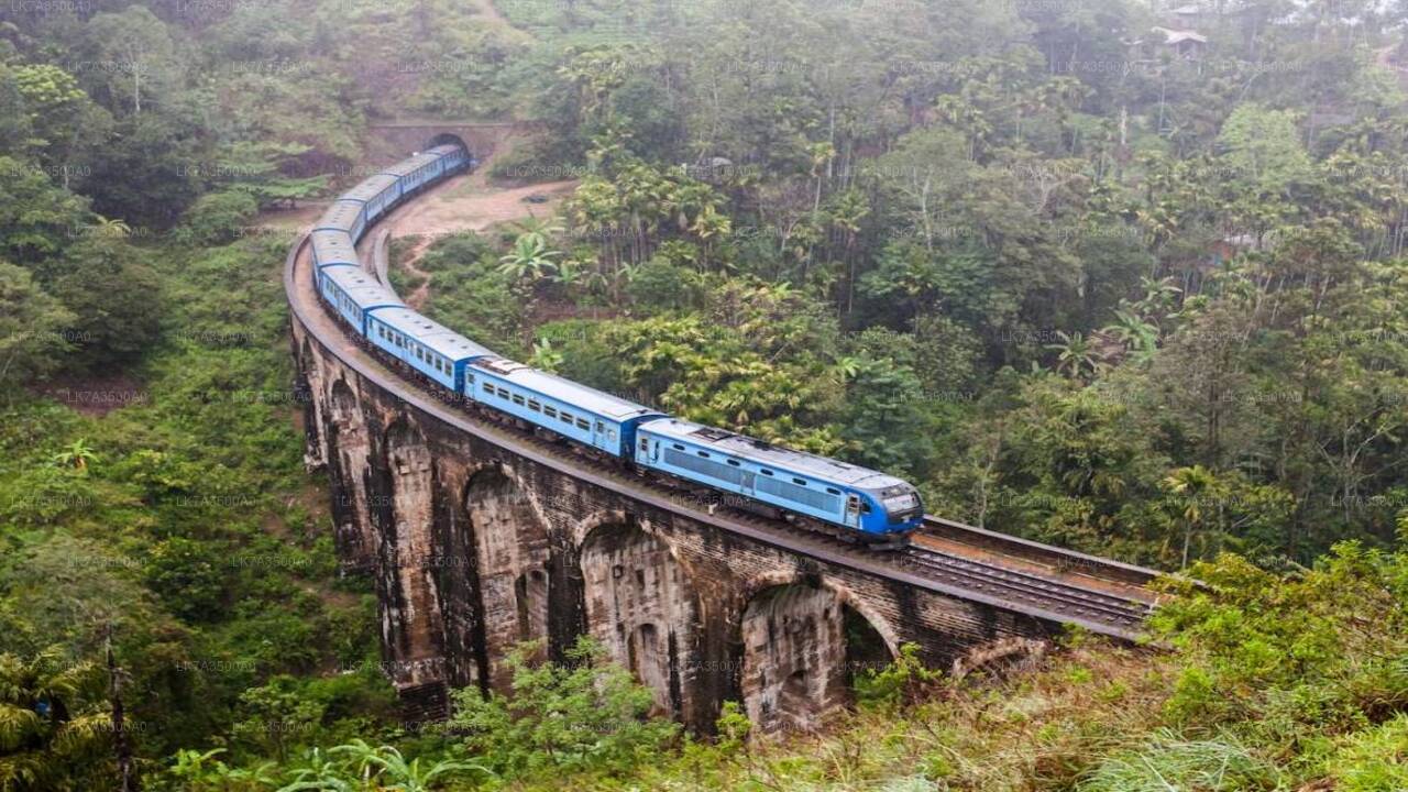 Viaggio in treno da Kandy a Ella (treno n. 1005 «Podi Menike»)