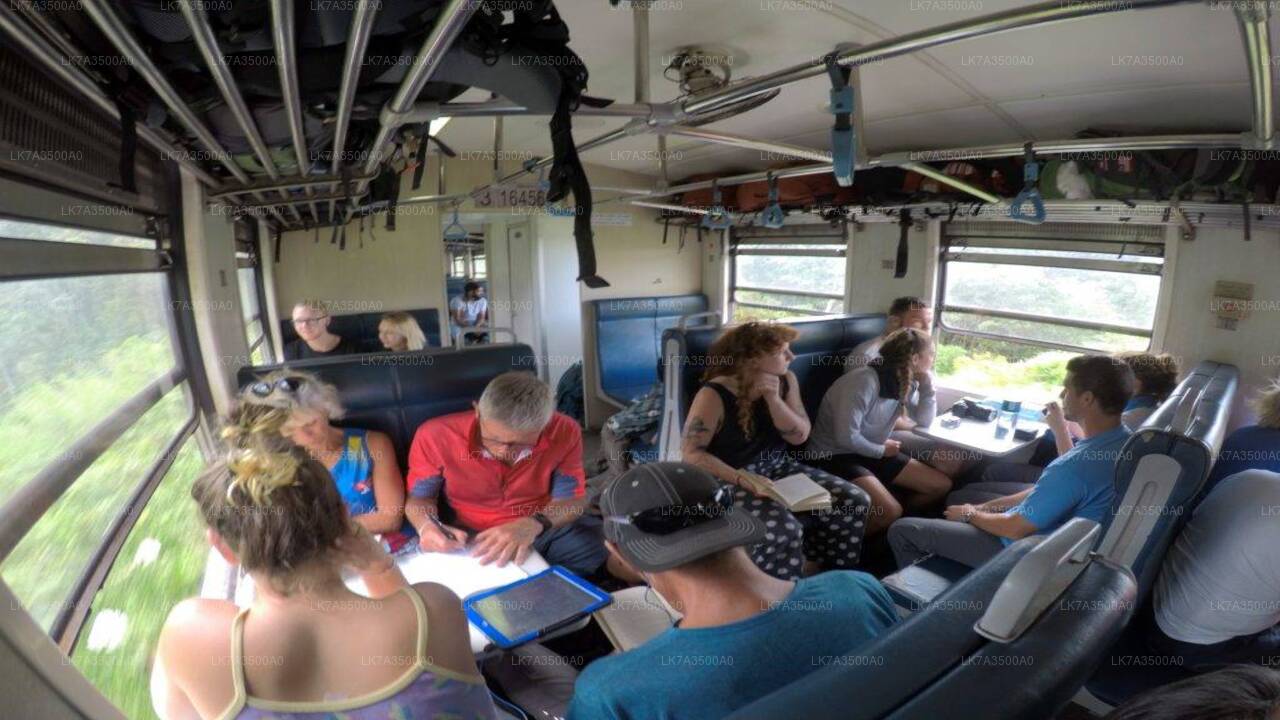 Viaggio in treno da Kandy a Ella (treno n. 1005 «Podi Menike»)