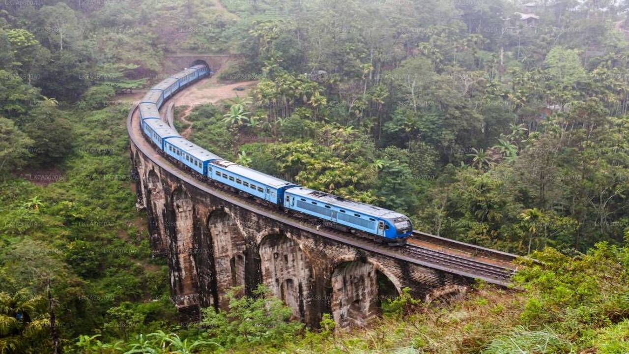 Viaggio in treno da Kandy a Badulla (treno n. 1005 «Podi Menike»)