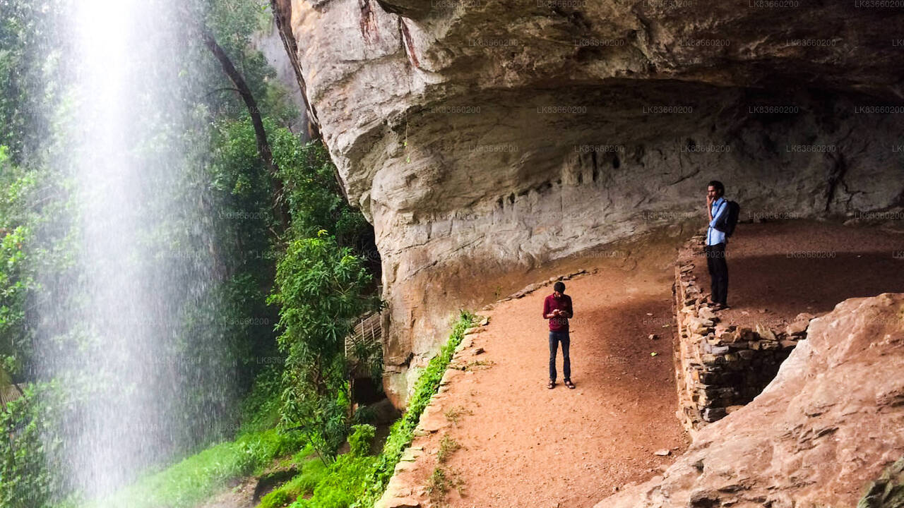 Esplora la grotta di Belilena dal Monte Lavinia