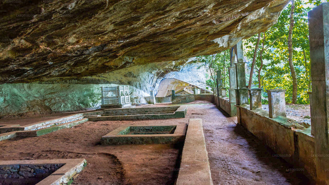 Esplora la grotta di Belilena dal Monte Lavinia