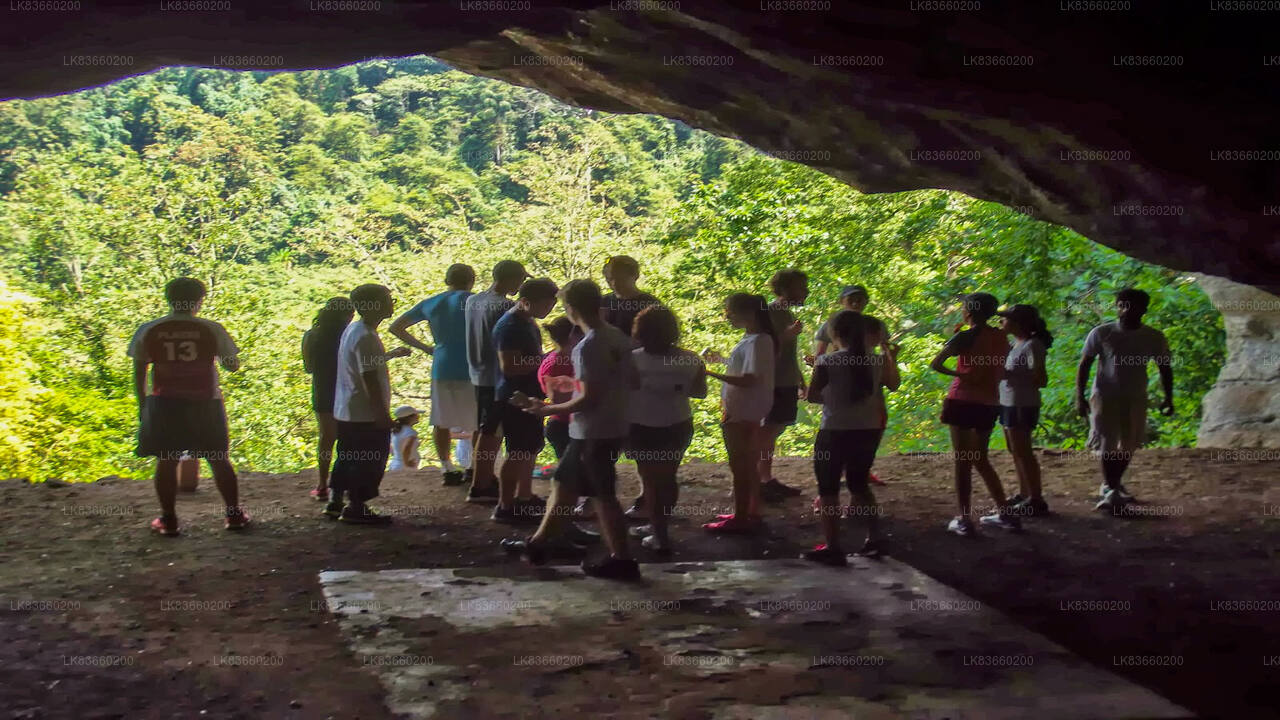 Esplora la grotta di Belilena dal Monte Lavinia