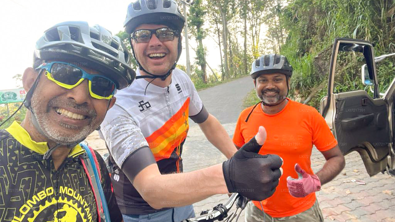 Tour in bicicletta delle Highlands di Nuwara Eliya da Kandy